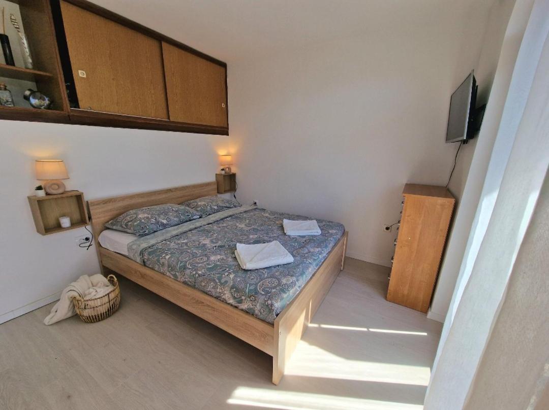 Studio Apartman Karla Риека Экстерьер фото